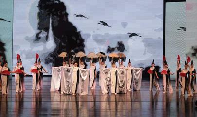 奮進新(xin)時(shi)代，共圓(yuan)小康(kang)夢(meng) 重(zhong)慶(qing)市群(qun)眾(zhong)藝(yi)術(shu)館陣(zhen)地文藝(yi)團隊文藝(yi)匯(hui)演圓(yuan)滿落(luo)幕